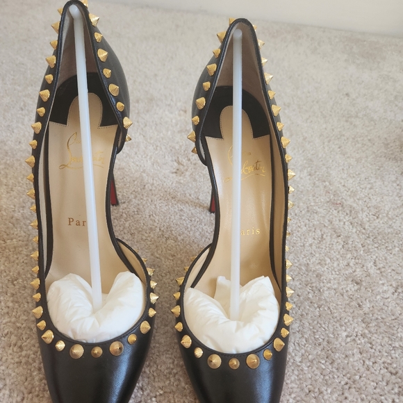 Barley worn Christian louboutin gold stud stilettos - Picture 2 of 5